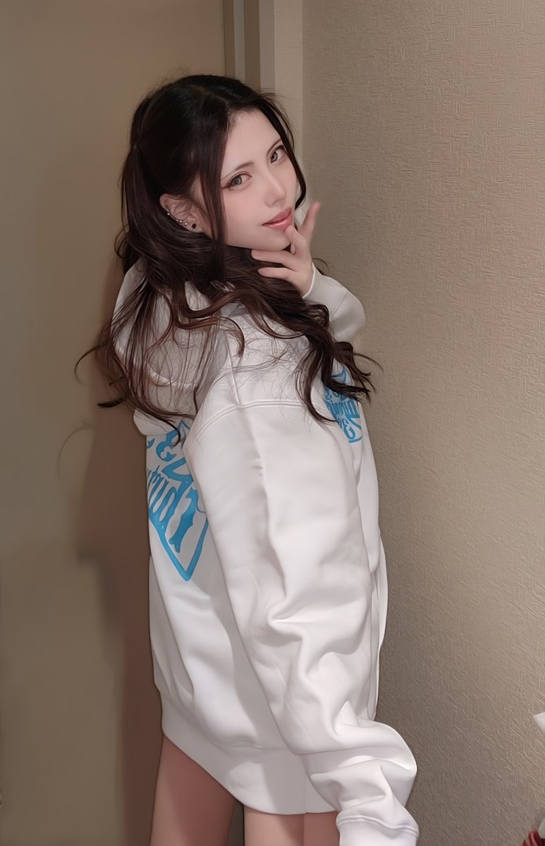 haintyanbikkuri's tweet image. この度 鉢音ちゃんねるの新作アパレルを着用させて頂きましてYYY💚
新作パーカーもかっこかわちい！！！
裏起毛だけど着心地がモタつかないところがお気に入り
154cmのハイネちゃんはLサイズ着用でつ参考までに🫶

produced by @HachineChannel