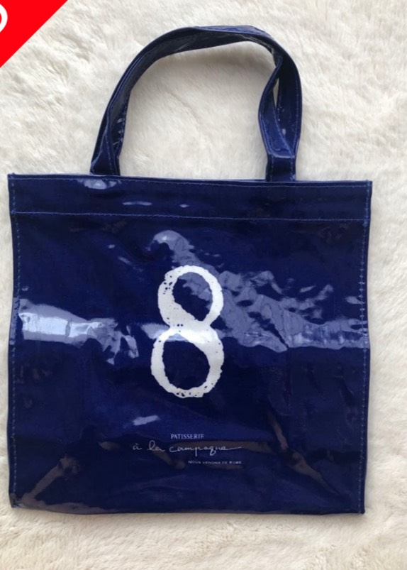 【探しています】
1/11 12:20〜12:35頃、馬入ふれあい公園アリーナ外女子トイレに青のトートバックを忘れてしまいました。気がついて12:45頃に戻った時にはすでになく、周辺にもありませんでした。アリーナ事務所と警察には届け出済ですが、見かけた方がいらっしゃいましたらご連絡ください。