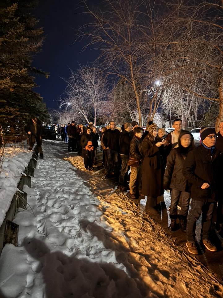 The meeting I spoke at tonight in South Calgary was amazing. 

The room hit capacity nearly an hour before the meeting began. 

A lineup to sign the petition snaked for blocks &amp; people waited for hours. 

Something massive is building in Alberta folks!