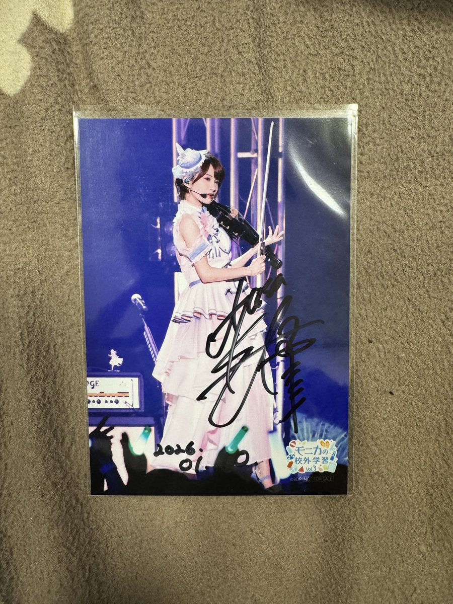 Ayasaさん 直筆サイン、サインカード このポストカードにサインを頂けたのが嬉しい☺️ しばらくAyasaさんの