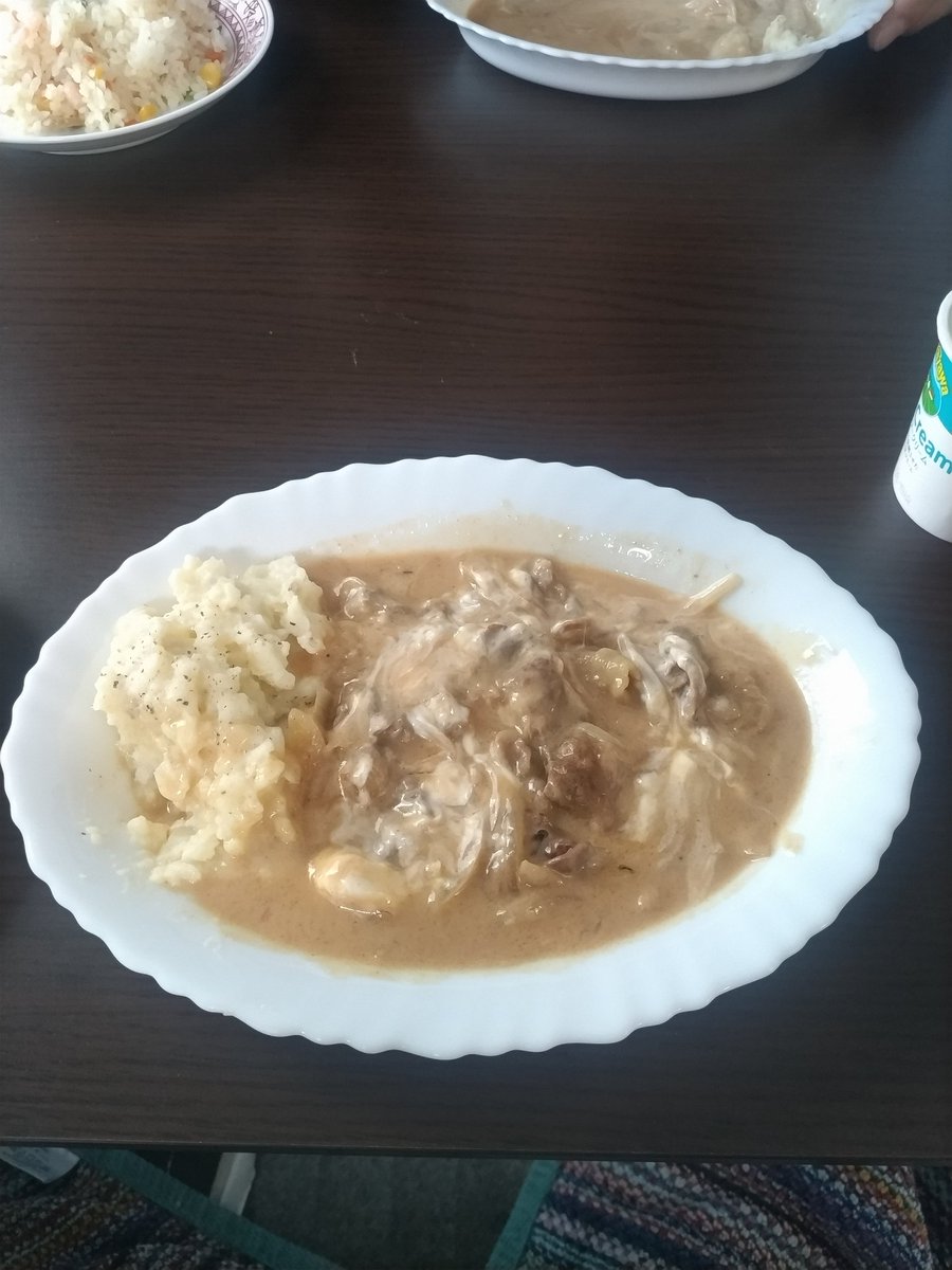 Poporonhell's tweet image. 今日のランチはビーフストロガノフ😋🍴💕
彼氏ったらビーフストロングって言い間違えてやんの〜🤣🤣