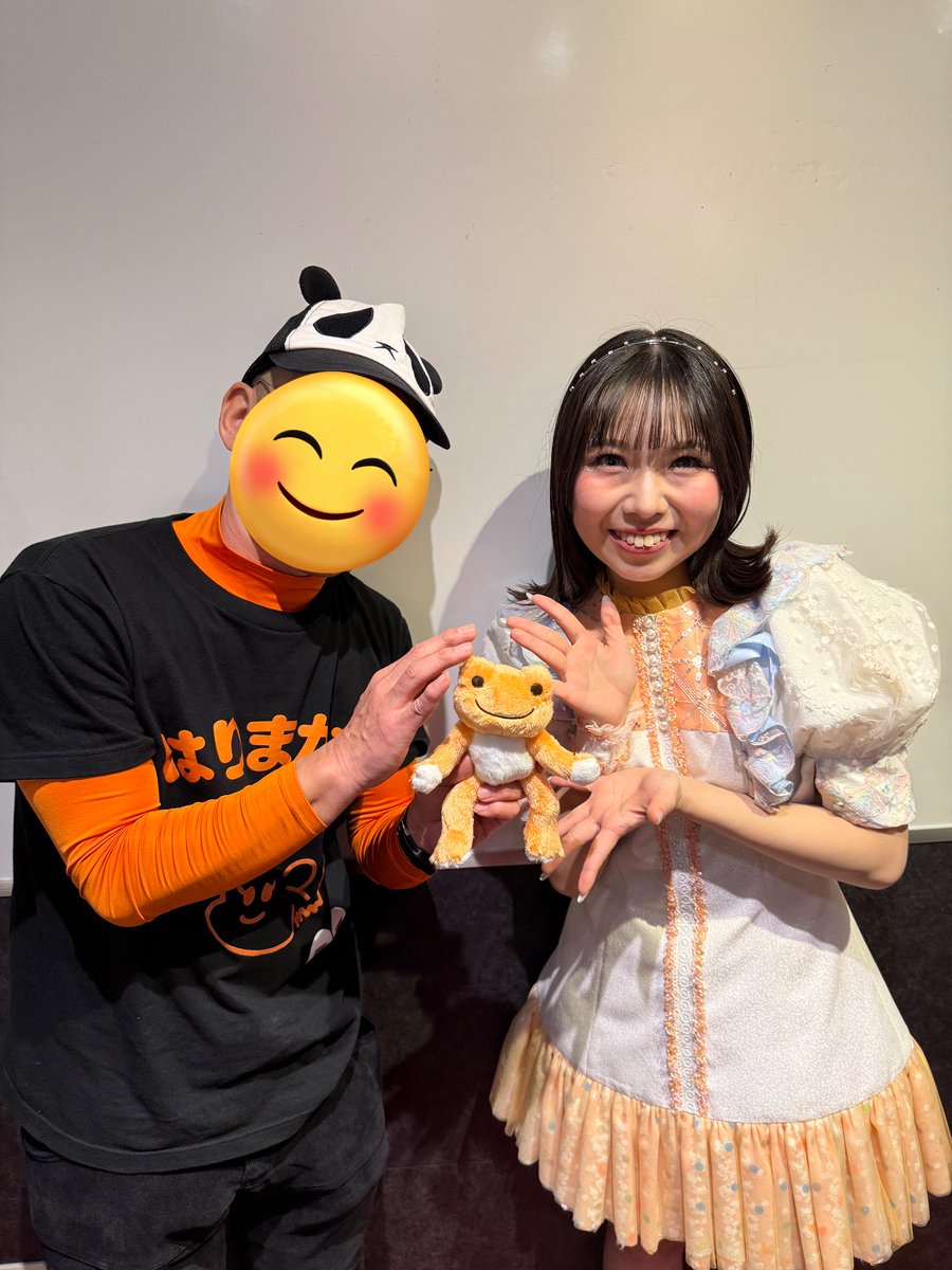 はりちゃんとのツーショは、 以前、インスタでカエル🐸のピクルスを