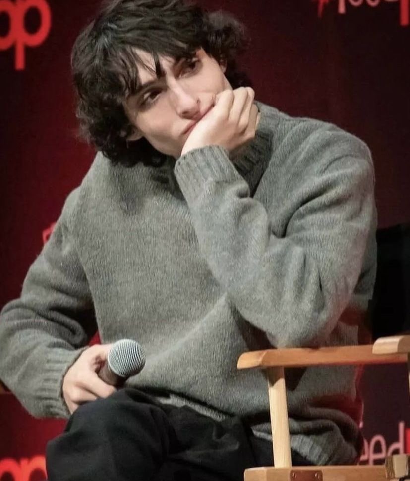 tozierisms's tweet image. some random finn outfits that i’ve just decided are actually 90s mike wheeler