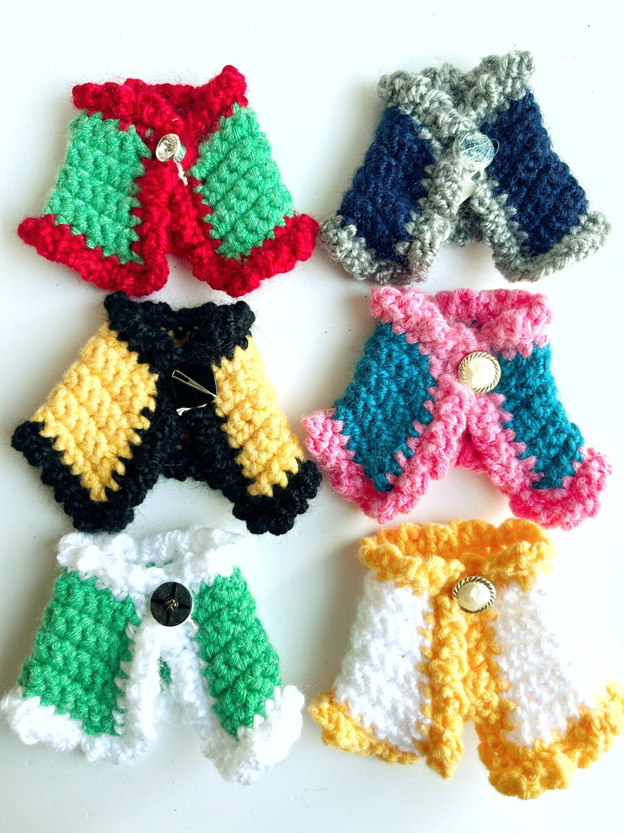 Queue_de_cle's tweet image. blancaさん
ひと編みずつ丁寧に仕上げたニットあみマントです。
アンティーク調のボタンがアクセントになった、お洒落なデザイン
首元のボタンで着脱が簡単なので
推しカラーでコーディネートして
一緒にお出かけしてはいかが？

着画はこちらをご覧ください→
@__blanca_27 

#クーデクレ 
#ぬい活