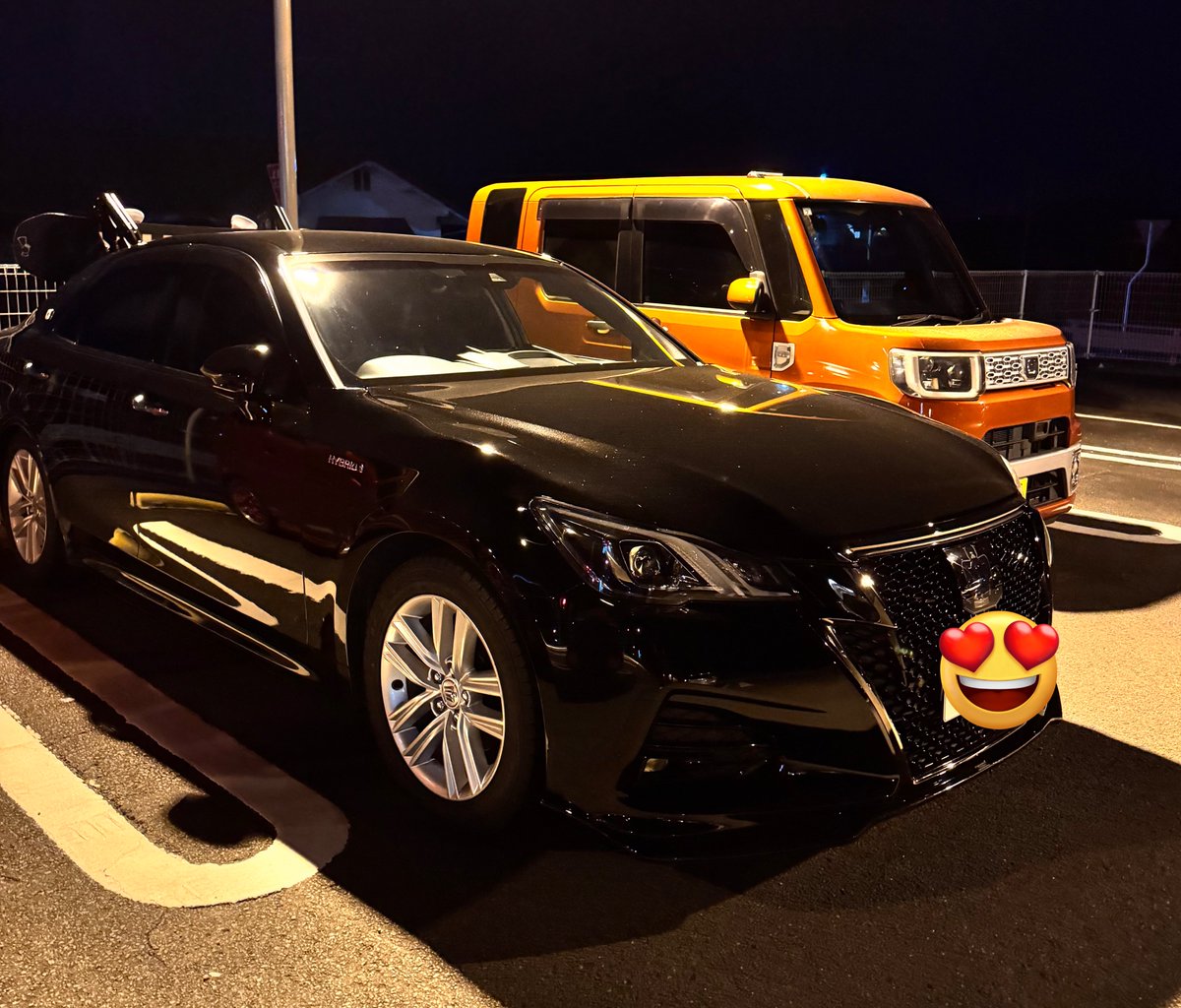 takutakawork's tweet photo. スノーボードのルーフキャリアはシンプルだしどこでもどの車にも着けられるからめちゃいいわ！

目立つしカッコ良いから🆗

#seasucker
#seasuckerjapan
#スノーボード
#capitadoa
#burton https://t.co/EGDQcuXBK2