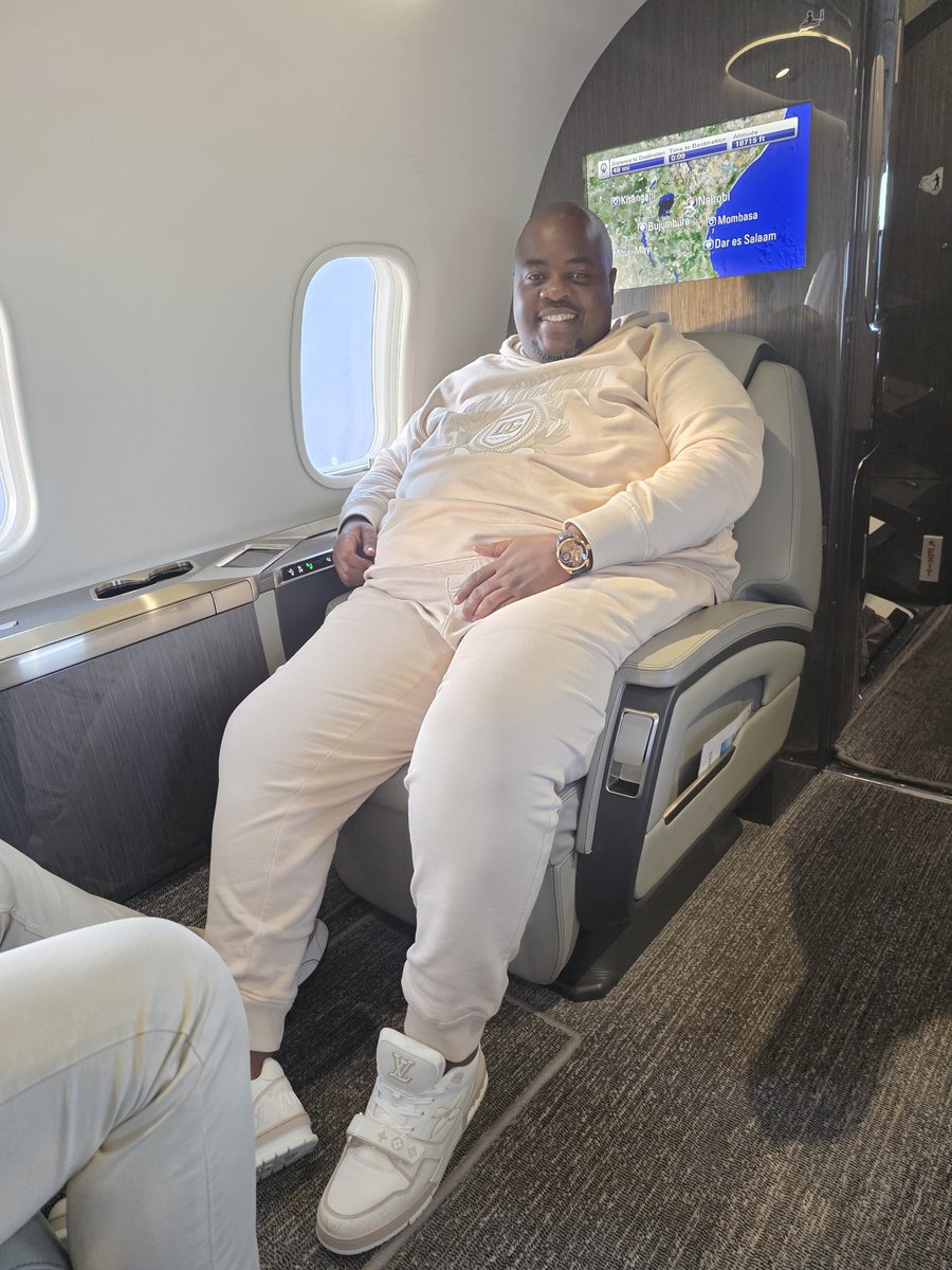 wicknellchivayo's tweet photo. When you see people make BIG MOVES and accomplish GREAT things in life that you didn’t know and thought were practically impossible , it should be an invitation to re-examine the LIMITATIONS you’re imposing on yourself and not an opportunity to poke holes in the LEGITIMACY of their BREAKTHROUGH…

HWERESHENGA...vane nhaka ye muteuro havambo netsa...🙏🙏🙏