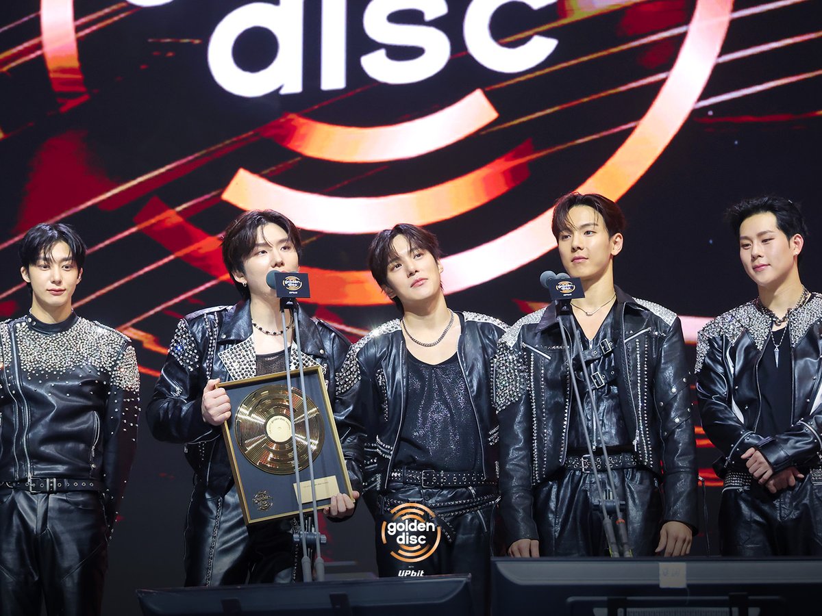The 40th Golden Disc Awards with upbit✨ TROPHY CEREMONY

#MONSTAX <a href="/OfficialMONSTAX/">몬스타엑스_MONSTA X</a> 

🏆BEST GROUP

수상을 진심으로 축하합니다🎉

#40thGDA #골든디스크어워즈 #Goldendiscawards
#goldendiscwithupbit #goldendiscawardswithupbit