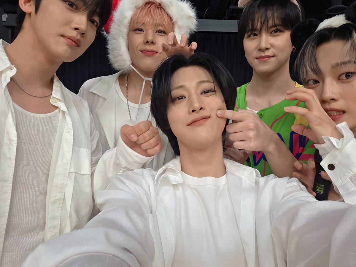 nnkc99's tweet photo. 결과물 요래 나옴 (동한감사) https://t.co/G2vRiYyPf7