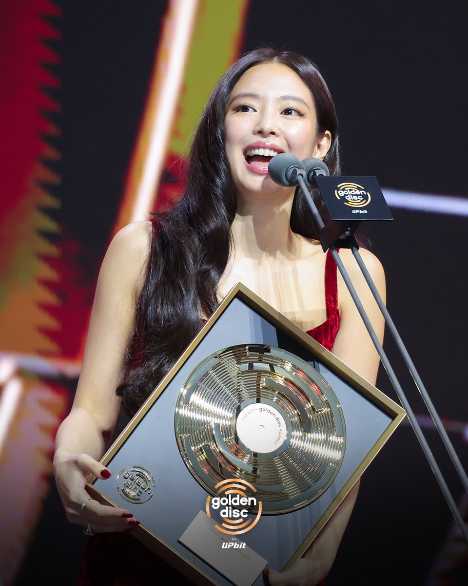 _GoldenDisc's tweet image. The 40th Golden Disc Awards with upbit✨ TROPHY CEREMONY

#JENNIE @jennierubyjane

🏆ARTIST OF THE YEAR
🏆BEST DIGITAL SONG
🏆BEST DIGITAL SONG (BLACKPINK)
🏆Global Impact Award with PRIZM

수상을 진심으로 축하합니다🎉

#40thGDA #골든디스크어워즈 #Goldendiscawards…