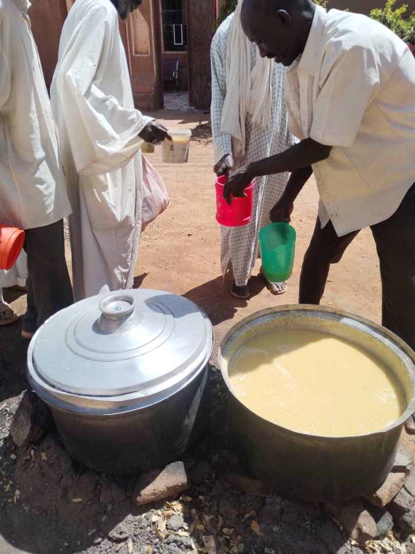 tareqkarrar's tweet image. 🟢بسم الله وعلى الله متوكلين 

نبتدي #مبادرة_طارق لدعم التكايا المنتشرة  لإطعام الصائمين في شهر رمضان الكريم 

 طرق الدعم : 

✅️الريتويت والمشاركة في النشر 

🔵من داخل السودان : 

بنكك :  1271779
فوري :  51178715
BBAN :04012717790002

من خارج السودان : 
بالإمكان عن طريق ال…