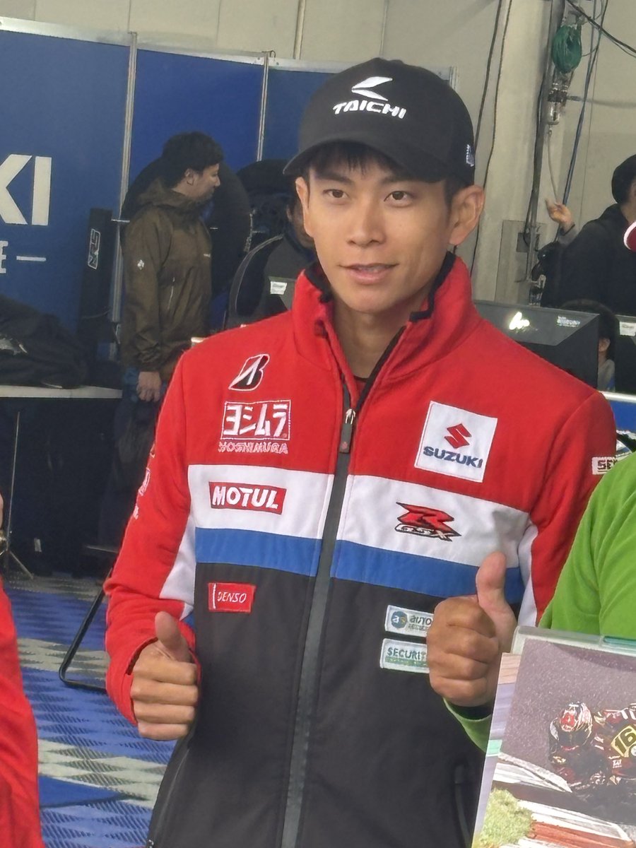 みんな、こんな暴風のなか
バイク乗っててすごいなぁ👏🏻

大人しくコタツで丸まってます🤣

帰りもお気をつけて👋🏻

全日本の渥美心選手🏍️