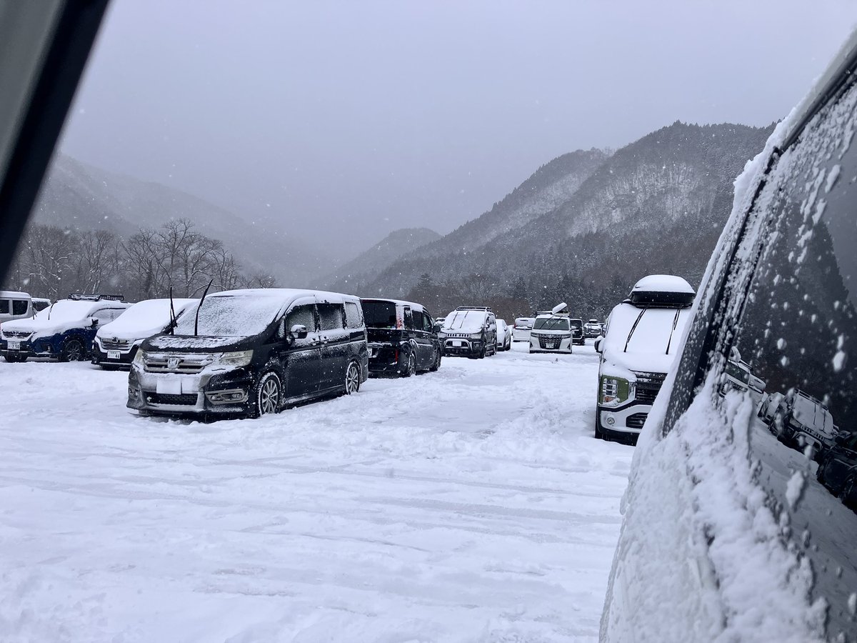 ramelew's tweet image. 大雪です！！