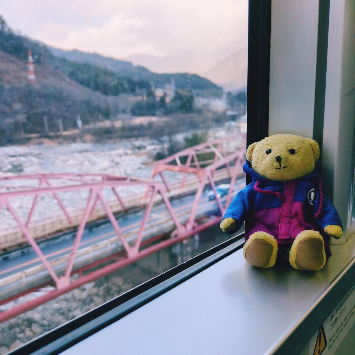 rytalks's tweet image. 中央西線も中央本線も遅れている😓
遅延発生の松本行普通列車乗車中
塩尻乗換の特急あずさに間に合わないので、取り敢えず、えきねっとで1本後に変更したけど、あずさも遅れているらしい😅