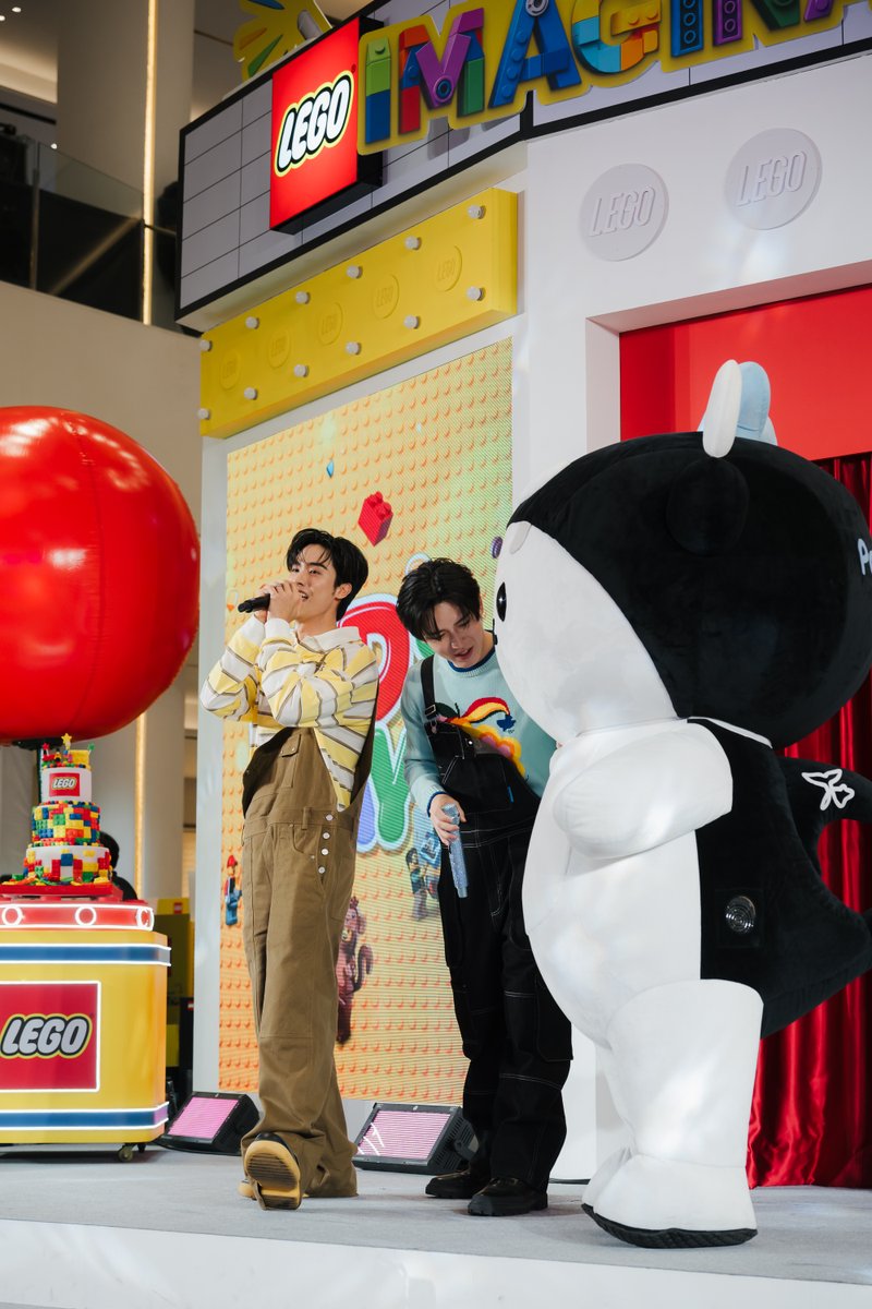 Happy time 💗

🧩 #TayNew และ #POLCASAN ร่วมงาน LEGO x Siam Paragon The Grand Celebration of Imagination ณ Fashion Hall ชั้น 1 สยามพารากอน

TAYNEWSAN WITH LEGO

#LEGOTHXTayNewPolcasan
#LEGOKidsDay2026 #LEGOTH 
#SiamParagon