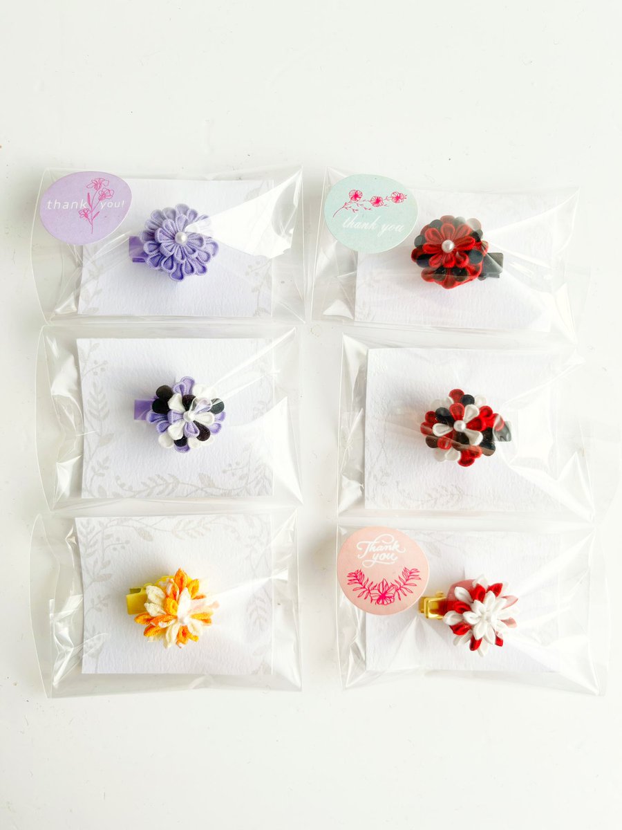 Queue_de_cle's tweet image. みなみんさん
（インスタ:near13833710）
小さなつまみ細工でできた
ぬい用のヘアアクセサリーです
クリップタイプなので、お洋服や帽子へのワンポイントとしてもおすすめ！
彩り豊かな一点物です。
#クーデクレ 
#ぬい活