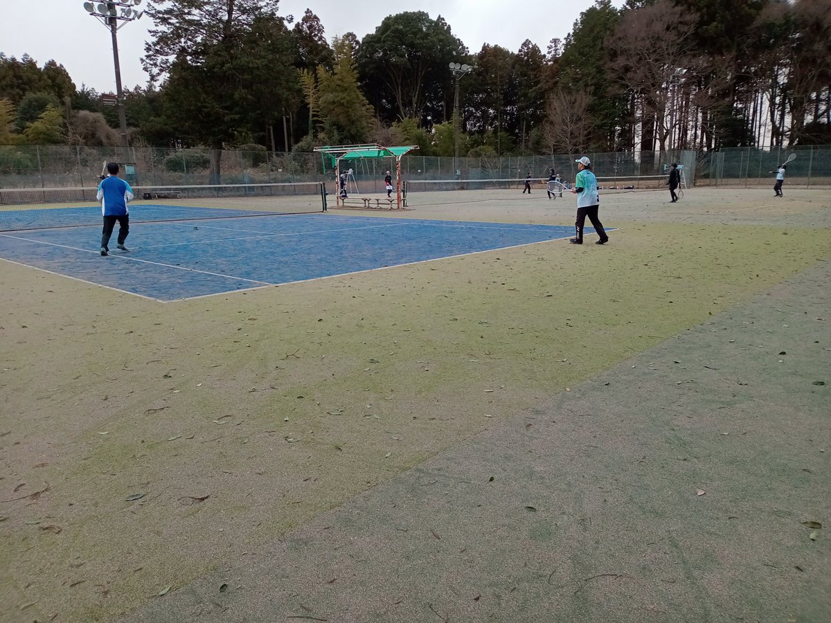 合同練習＆体験練習＆新メンバー練習＆コーチ参戦

県外の中学3年生トップ選手との合同練習。体験参加。新メンバー練習。関東中学チャンピオンも参戦！

みんなソフトテニス大好き！

そんなみんなが集まることが幸せの時！

世間はPM大嵐💧けど、このコートは森に囲まれ安泰☺すごいコート！