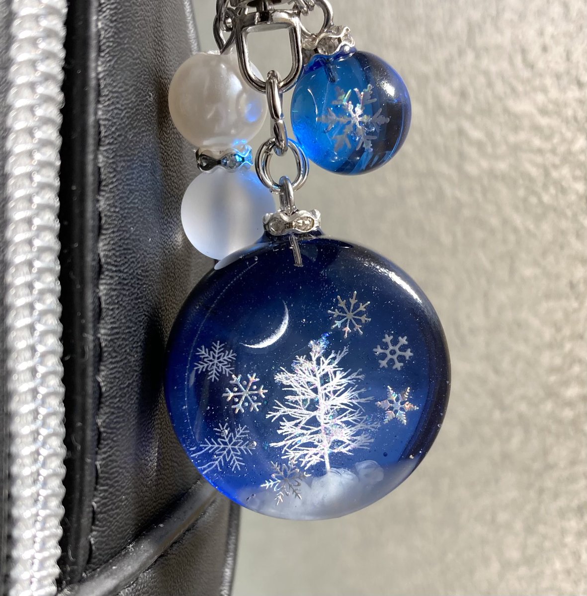 月と雪バッグチャーム🌙

#レジン #レジンアクセサリー #ハンドメイド #バッグチャーム #月夜