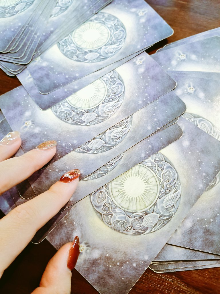 みなさんこんにちは🎍
本日もシーシャ屋デグー(<a href="/shisha_degood/">シーシャ専門 シーシャ屋デグー錦糸町</a>)様にて占います🐾

今日から姓名診断鑑定メニューも受付中！

並行してオンライン鑑定も受け付けておりますので、ご興味ある方はDMまで✉️
シーシャとともに、ちょっと特別な体験はいかがですか？
タロットちゃんとお待ちしております🐸