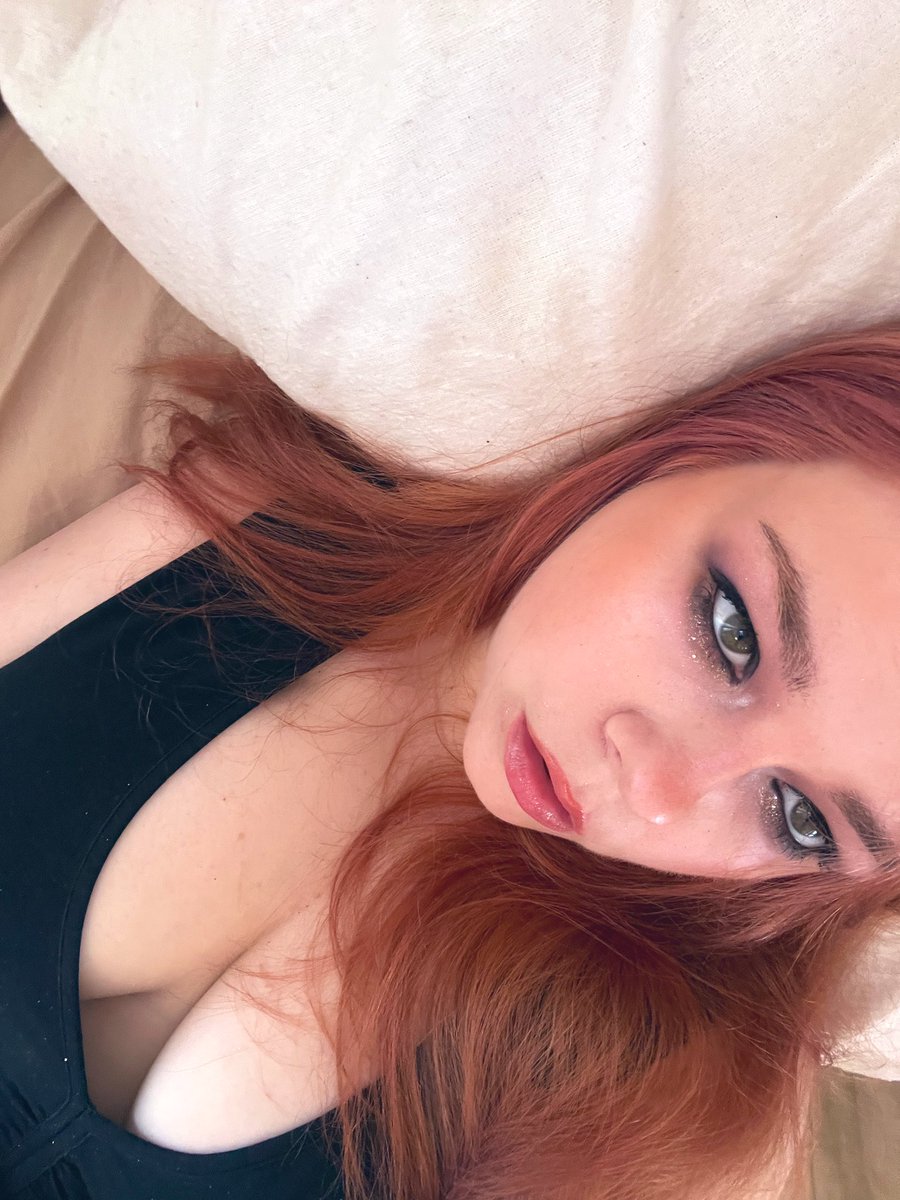 unhingedpeach's tweet photo. lowk miss my hair like this :'( https://t.co/lPhgzJXNTj