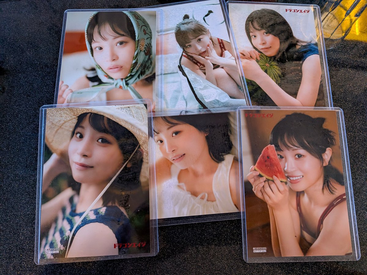 ブロマイド広げて顔ない