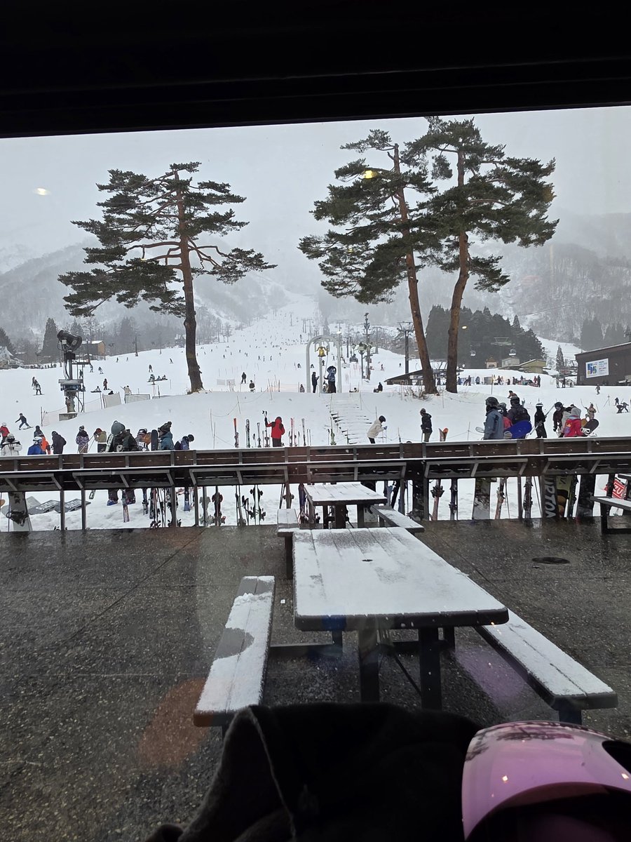 hawkeyewr's tweet photo. 長野県にいる〜
今日も明日もスノボをたくさんする！ https://t.co/67bzwqPegQ