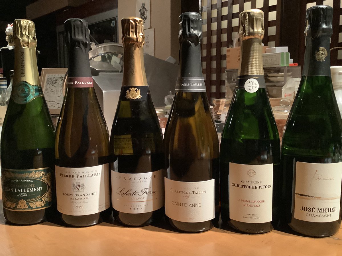 本日限定。
コレだけのシャンパーニュが
グラスでお楽しみ頂けます　1,200〜

昨日抜栓なので、泡が柔らかめですが
その分、育ちのよい葡萄の風味を
ゆっくり。堪能できます

売切御免