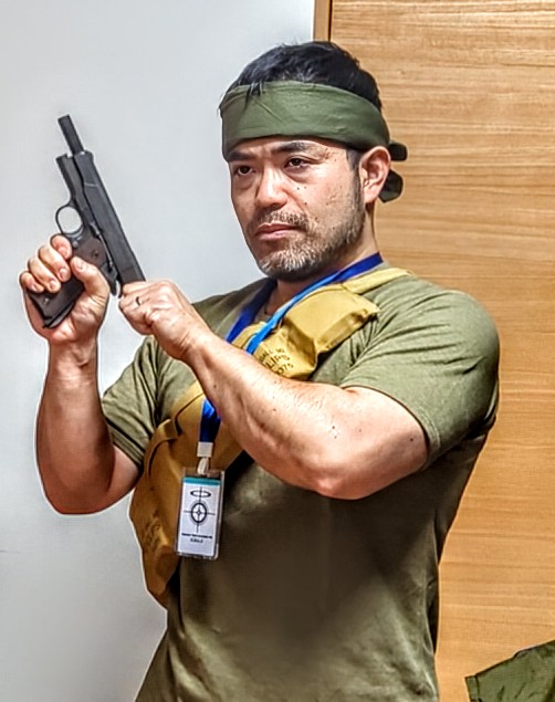 ブルアカフェスに参加するため収容所を脱走したウッズのコスプレ
「今週末…幕張メッセでメイソンと合流する」