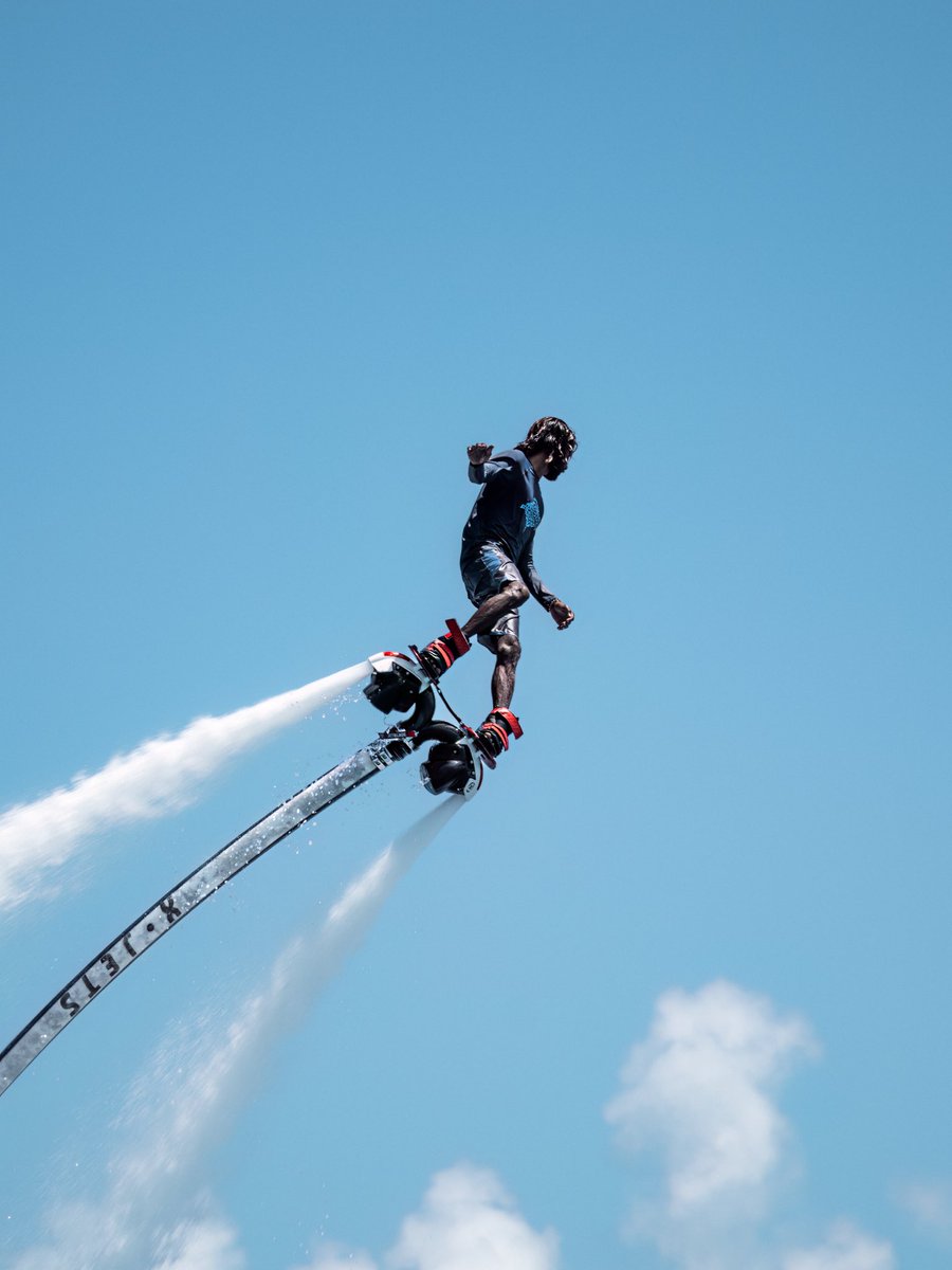 Flying high - try fly boarding at <a href="/dhigufaru/">Dhigufaru Island Resort</a> with our watersports team.
#watersport #maldives #ocean #flyboard #holiday