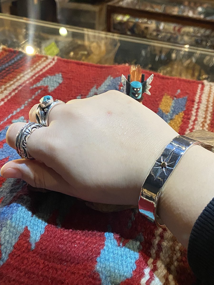 BIG HANDのサンバングルです✨幅約13㎜のシンプルなバングルです