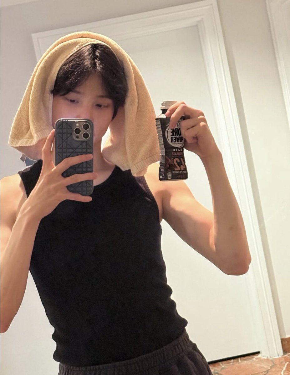 pvrisms's tweet photo. today’s usual workout session 🏋️ before getting amazing aburasoba and sushi. 🍱 https://t.co/rjH15og4Bx