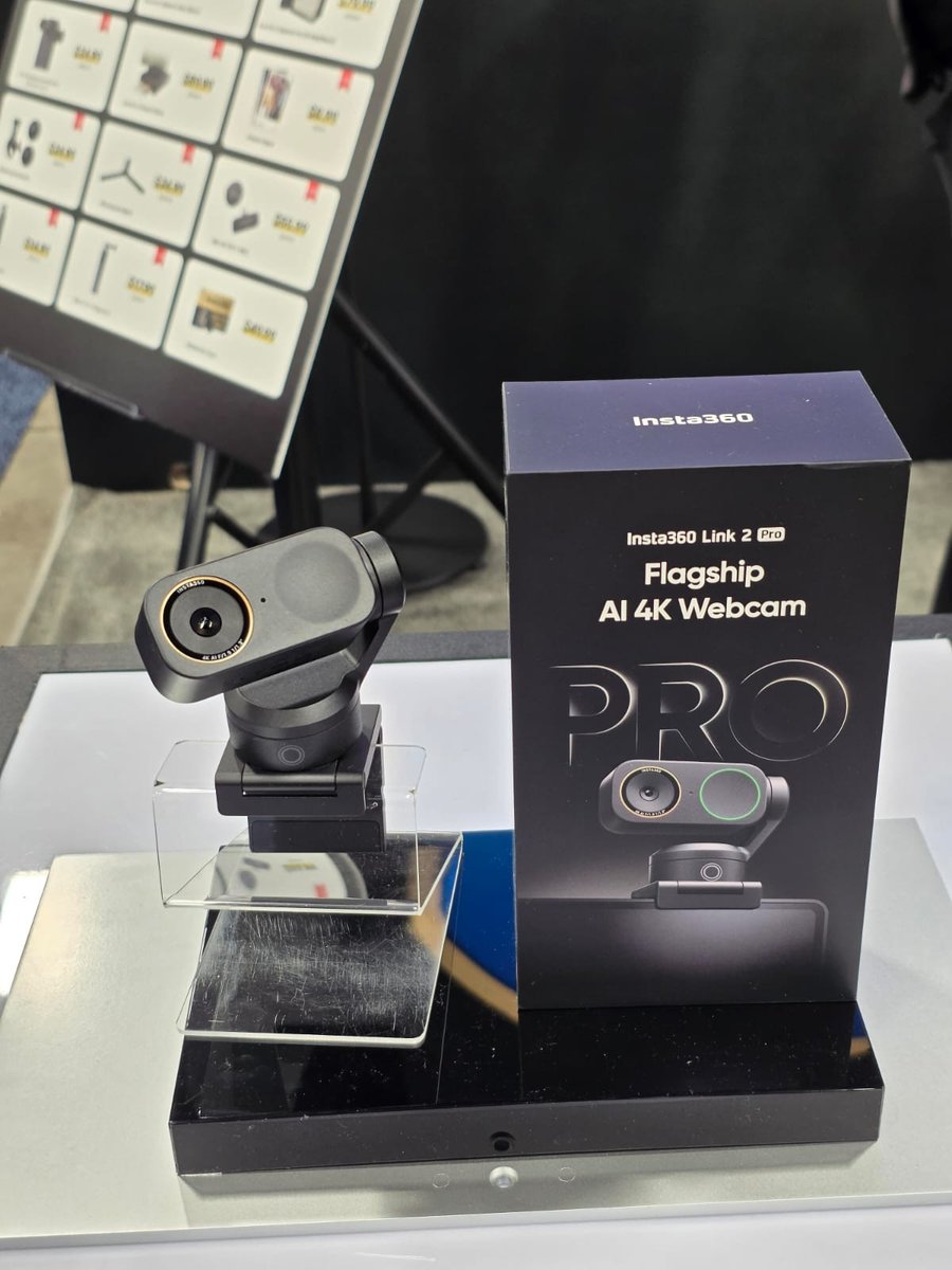 atulkumarzz's tweet image. One pattern from #CES2026: the best launches weren’t loud they were intentional.

@Insta360’s Link 2 Pro is a great example.

Introduced by co-founder Max Richter (@mghtyfnky), it’s clearly aimed at professionals who live on camera all day. Not just calls content, streams, demos,…