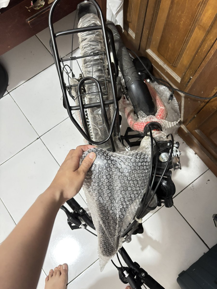 piccofairy's tweet photo. WTS sepeda lipat Velion BMX 20 inch. Brand new gak pernah dipake karena menang kompetisi. Jual 650 open nego tipis, lokasi Kalisari Jakarta Timur. Bisa oyen ataupun COD ya. https://t.co/swWXav2hIB
