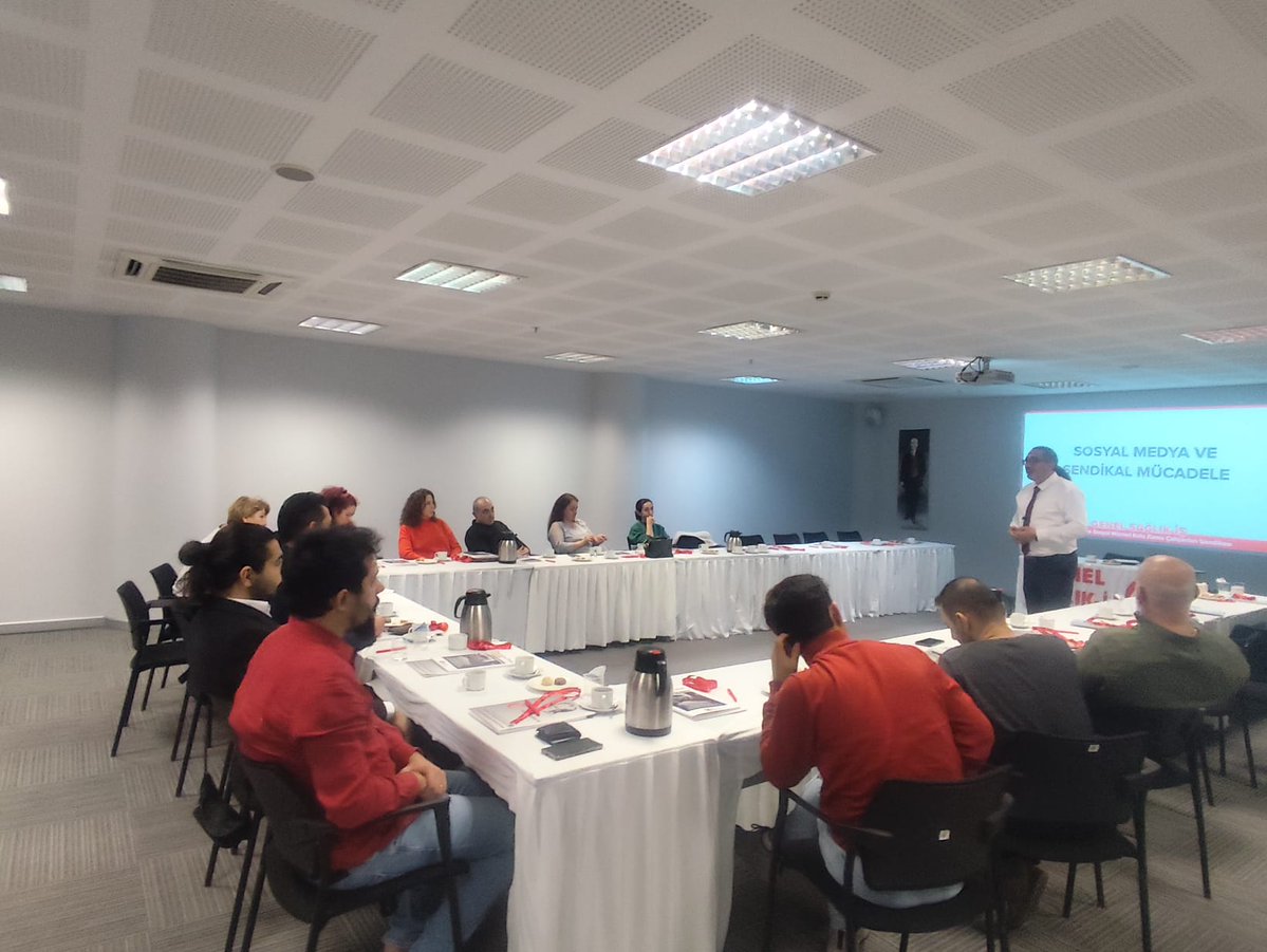 Genel Sağlık-İş sendika okulu iş yeri temsilci eğitimlerimize Bursa'da devam ettik.
Yaşasın Genel Sağlık-İş!
Yaşasın Örgütlü Mücadelemiz!