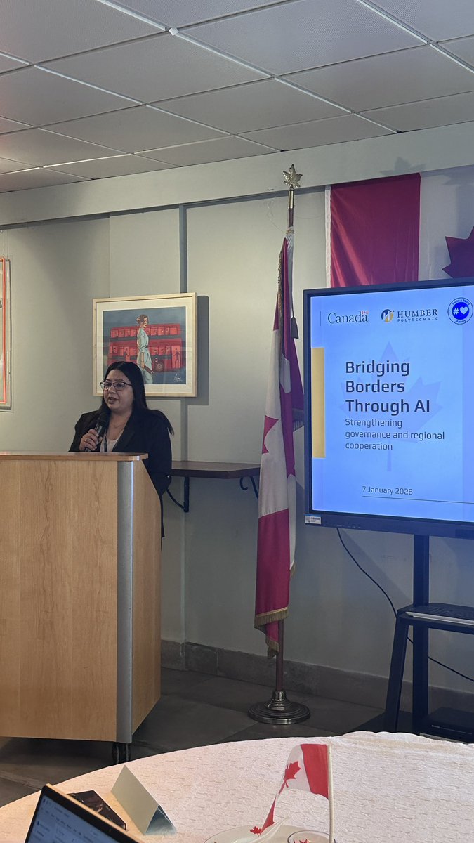 SociallyBlog tweet media