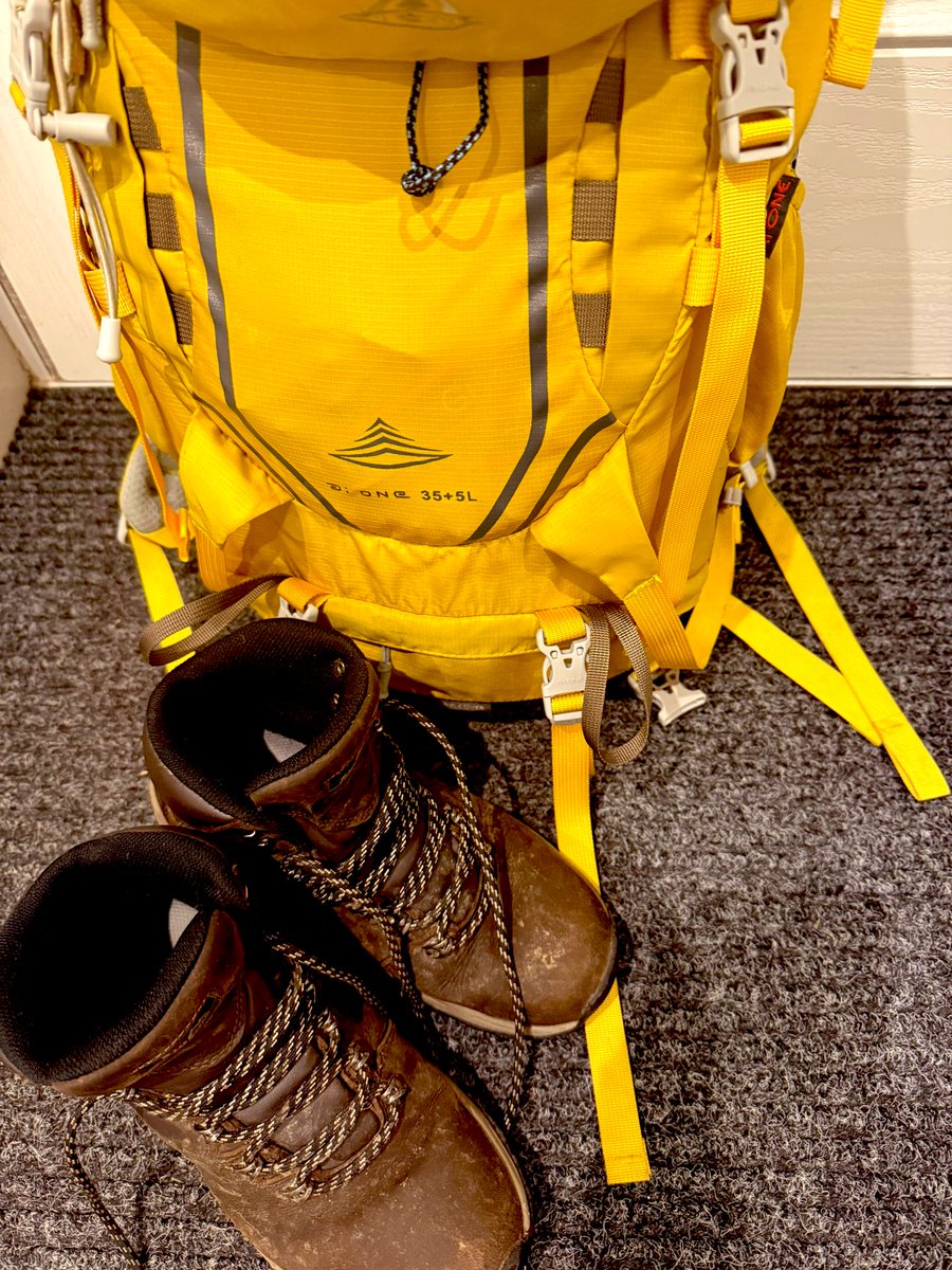 I believe it’s time to adventure! 🥾 🥾 
#hiking #hikingadventure #hikinguk