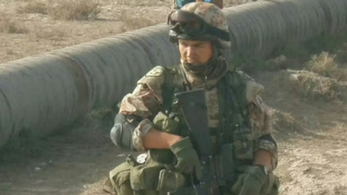 OJoelsen's tweet image. Greenlandic veteran feels stabbed in the back by Trump

Kununguak Iversen has on several occasions supported American troops as part of the Danish armed forces. But now the United States wants control over his homeland.

It is with pride that 48-year-old veteran Kununguak Iversen…