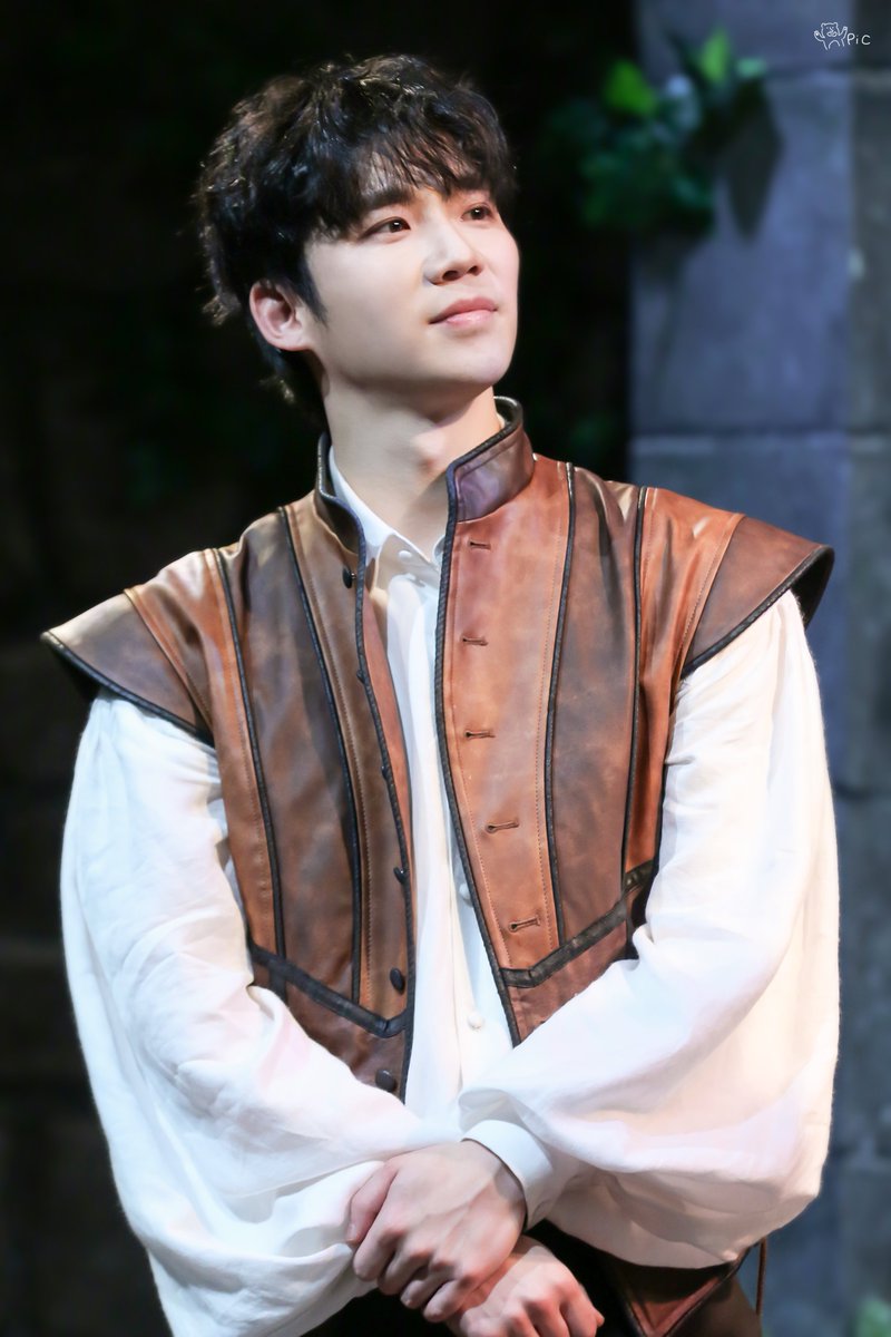 260110 엘시노어 낮 커튼콜
버나르도 (#허영손 배우)