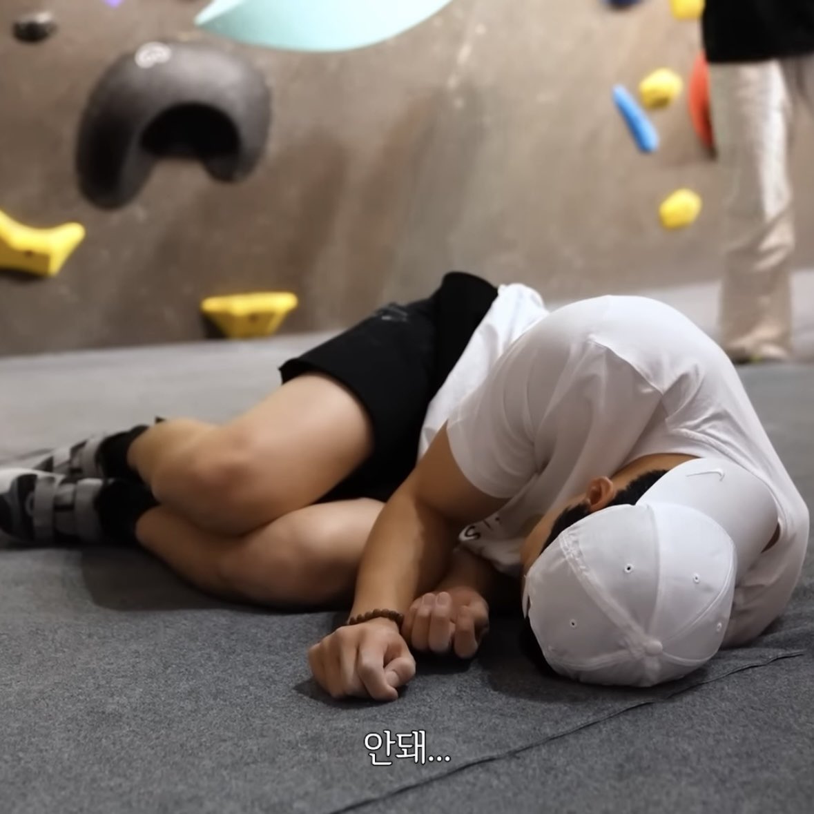 ddananghae's tweet image. 분명 멋짐을 노리고 한 컨텐츠일텐데
그냥 기여워만 하다가 끝남 보고싶다!!!!!