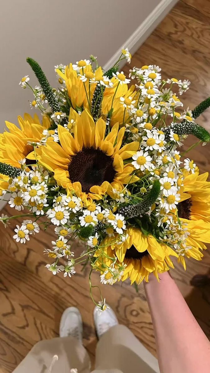 sunflowerchives's tweet image. beautiful bouquet
