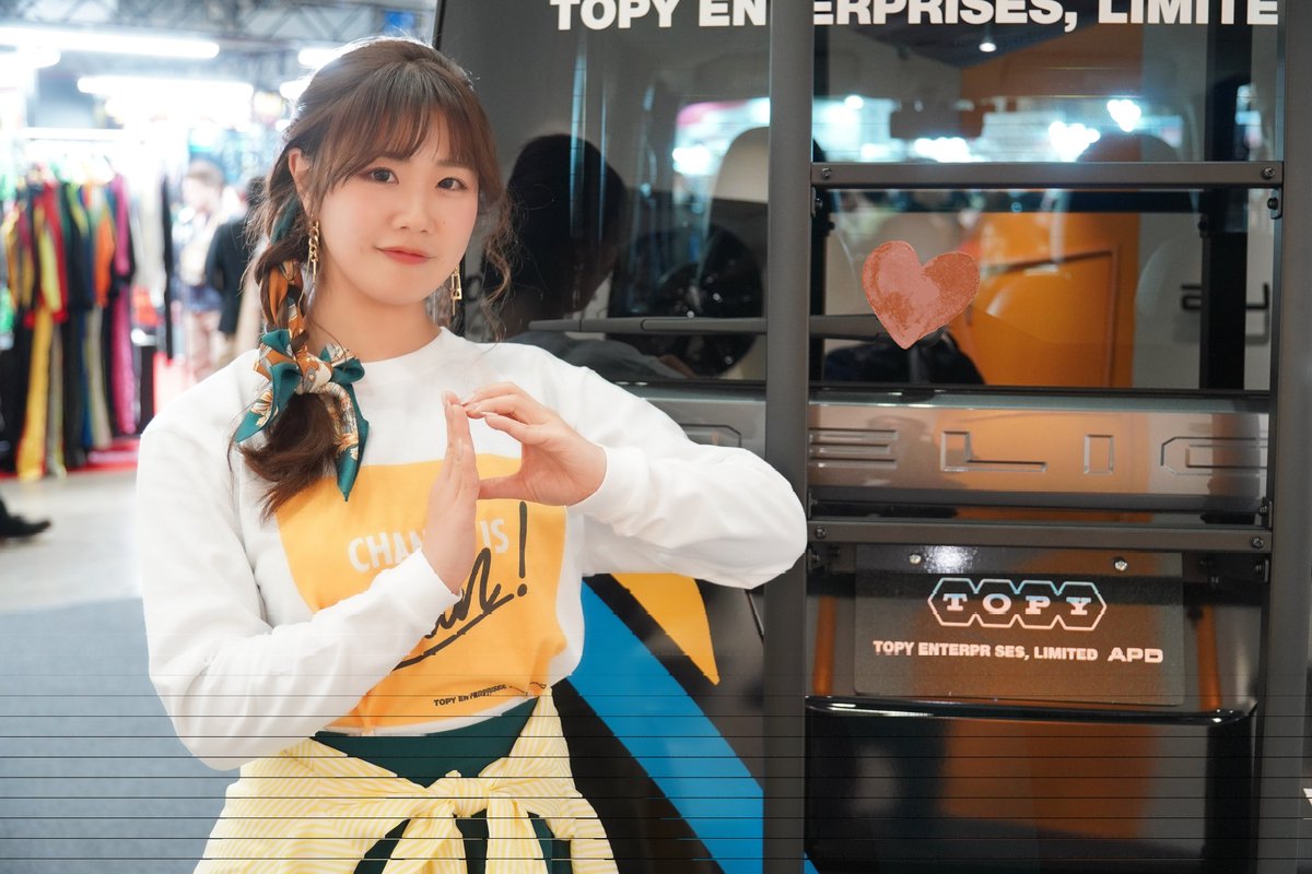 XingYiManish's tweet photo. 東京オートサロン
2026.1.11

TOPY ポーズ

#北郷ゆい さん
@yui00rbrb 
#ごまなび
#東京オートサロン
#東京オートサロン2026 
#TAS
#TAS2026 
#トピー実業
#TOPY https://t.co/LEaptwN2Ue