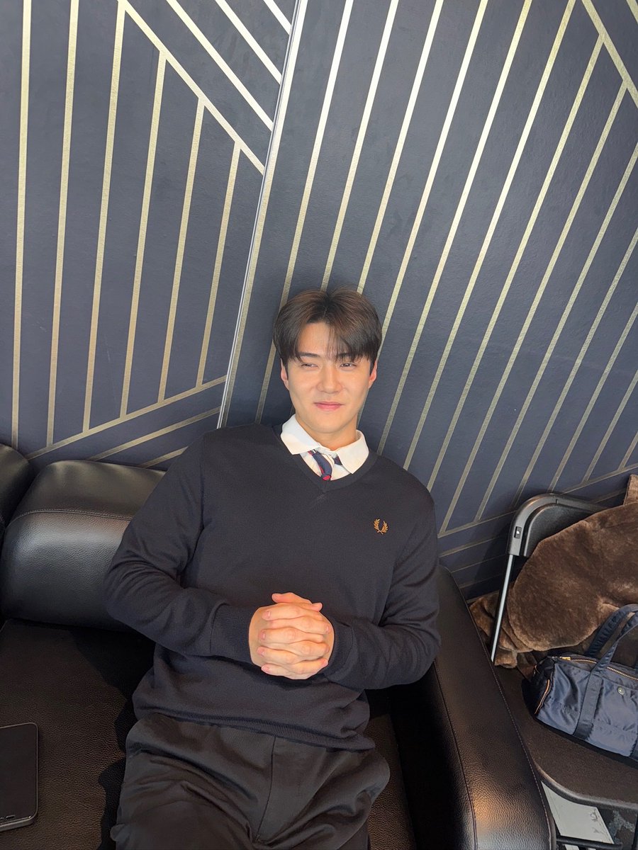milkteus's tweet photo. 260111 sehun 🧼💌

(photo x2)
“i secretly took it from here” https://t.co/KGZ8AnfTgC