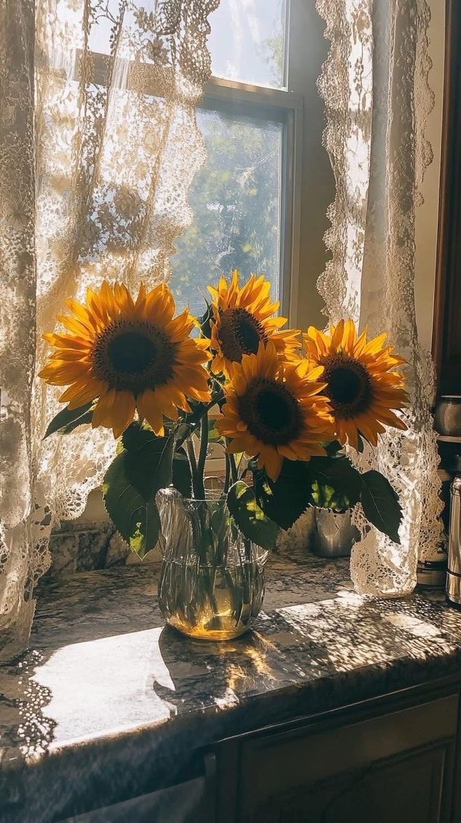 SUNFLOWER 🌻 (@sunflowerchives) on Twitter photo 