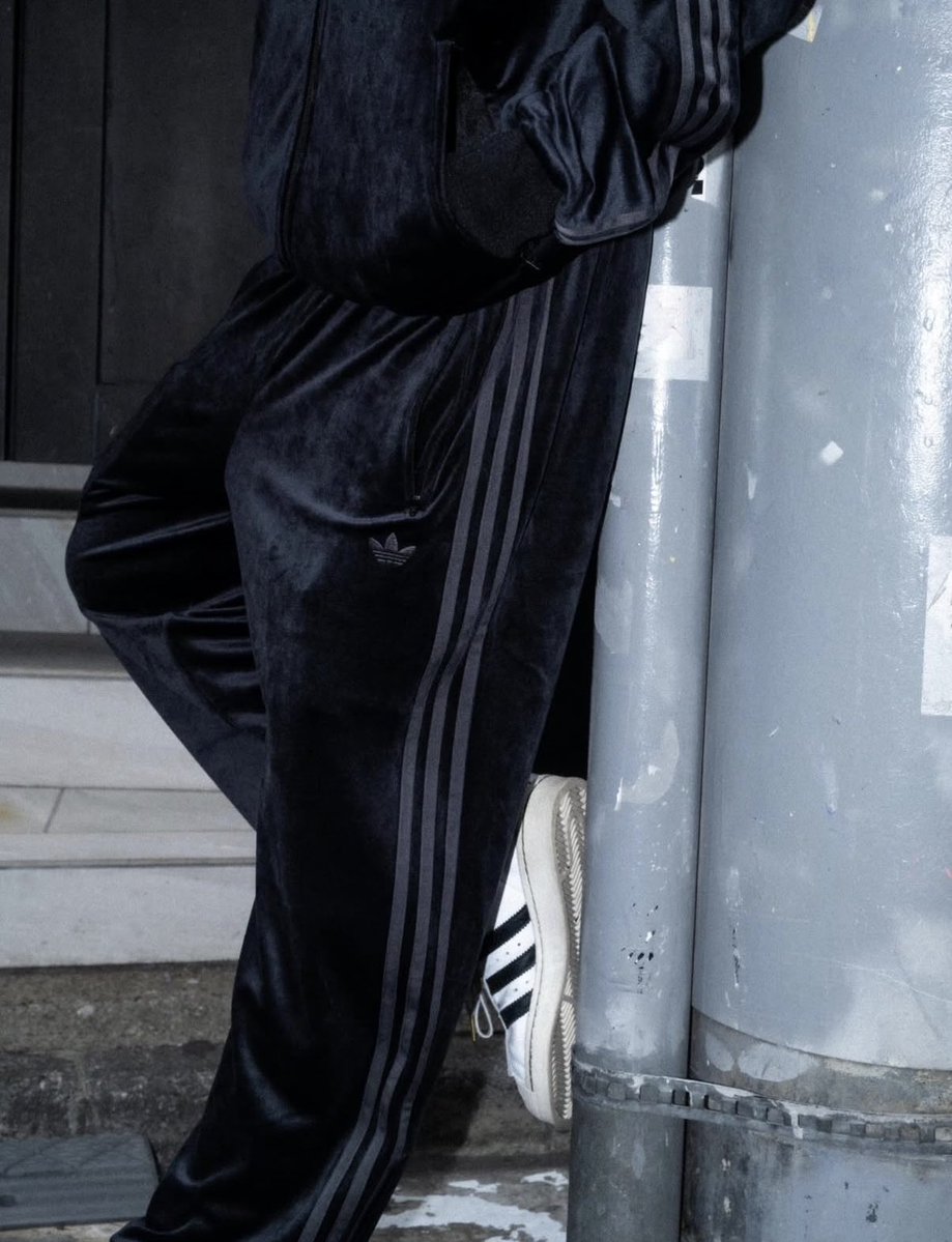 ベロアのadidas雰囲気あって、惹かれる。

adidas | FIREBIRD TRACK PANT VELOUR
