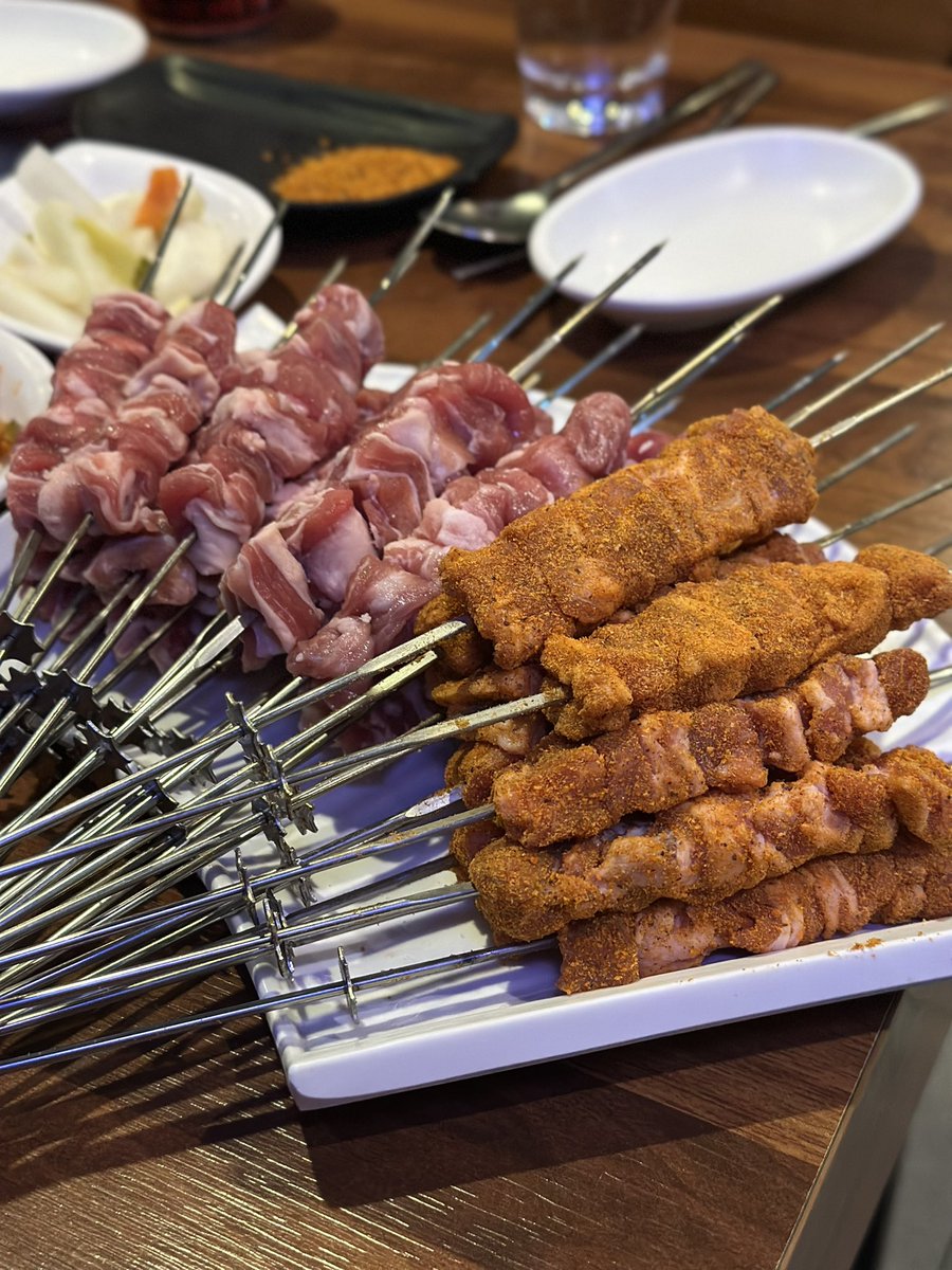 입닫고먹기 tweet media