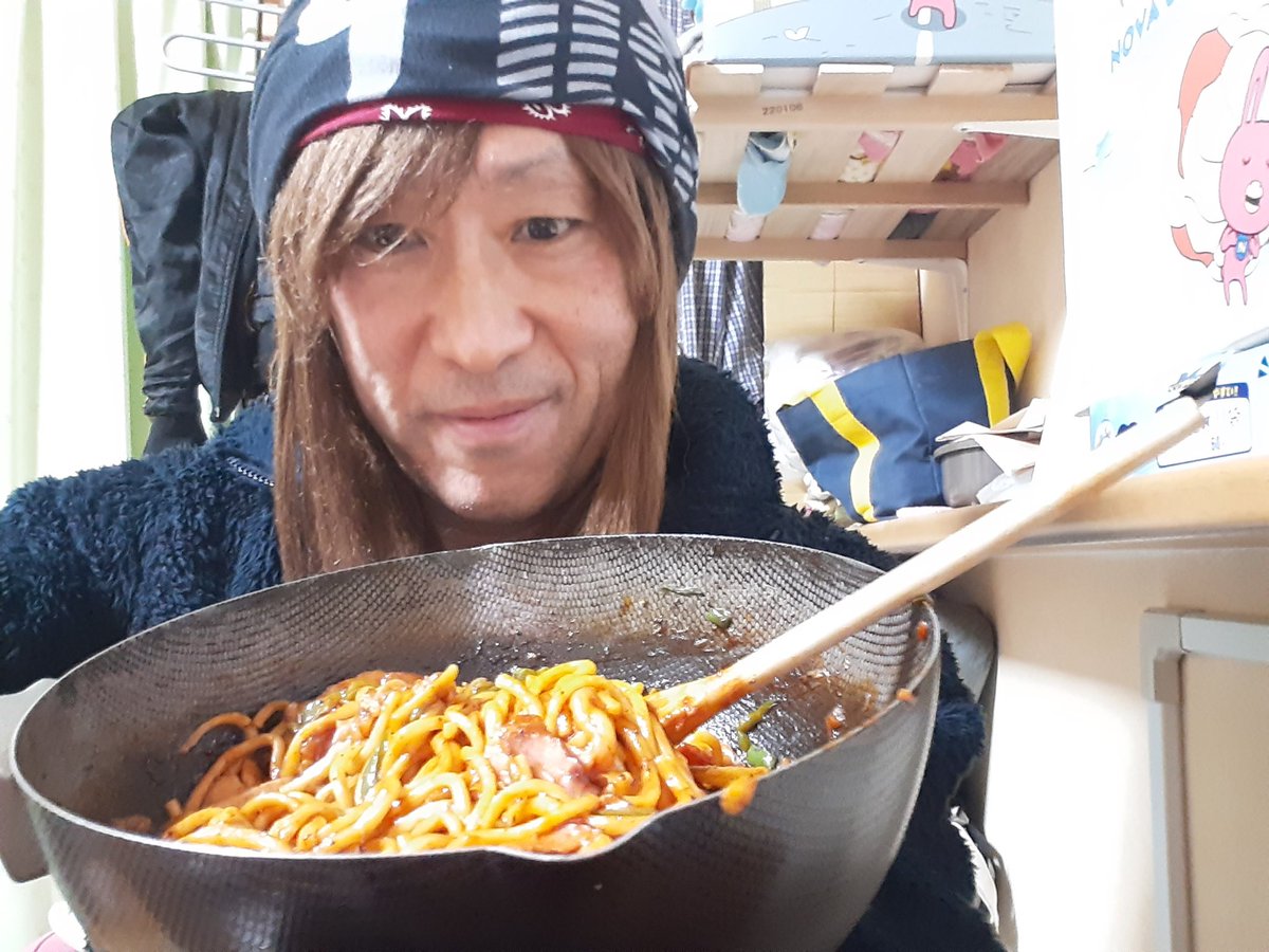 Ringmutaro's tweet image. Today's lunch is a fried spaghetti with tomatoes sauce and sausage. This style dishes is called Napolitan spaghetti in Japan. Naturally delicious😋
本日のランチ。スパゲッティナポリタン。
トマトソース炒めのスパゲッティはナポリタンと呼ばれる。もちろん美味い😋