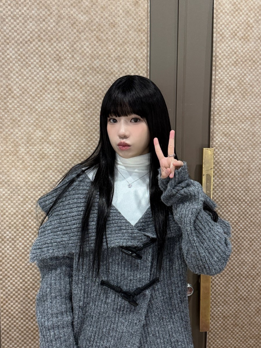 JOYURI_offcl's tweet image. [#유리스팟] 2026.01.11 2026 SEASON'S GREETINGS [365 Days with YOU(RI)] 발매 기념 대면 팬사인회

#조유리 #JOYURI #チョユリ