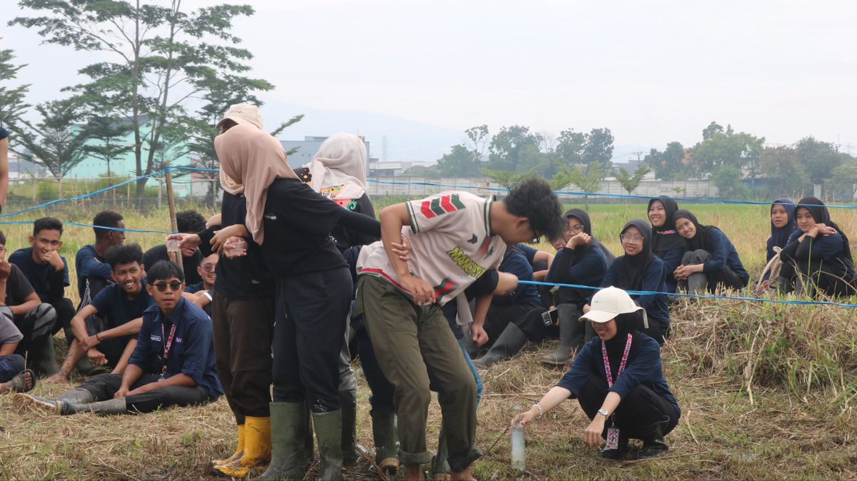 himagiuinbdg's tweet photo. Beberapa moment, dan kegiatan pada saat Hari Tani🌾 https://t.co/rEpFCFycah