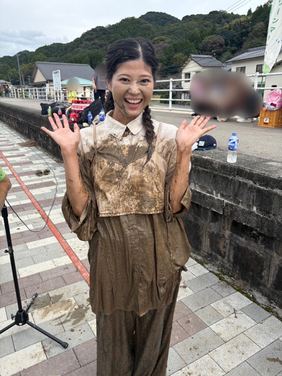 _yu_ko_26's tweet photo. 昨年 #KCVコミュニケーションズ  #日田 の情報番組『#ひたすら！』にて放送されました「#泥んこバレーボール大会」の模様がYouTubeにUPされました✨✨

ひたすらチームの結果はいかに？！？！？！🥹
KCVコミュニケーションズのYouTubeチャンネルからご覧下さいませ🏐💖

https://t.co/DU9IZRc2Xp https://t.co/StfHWNUB1G