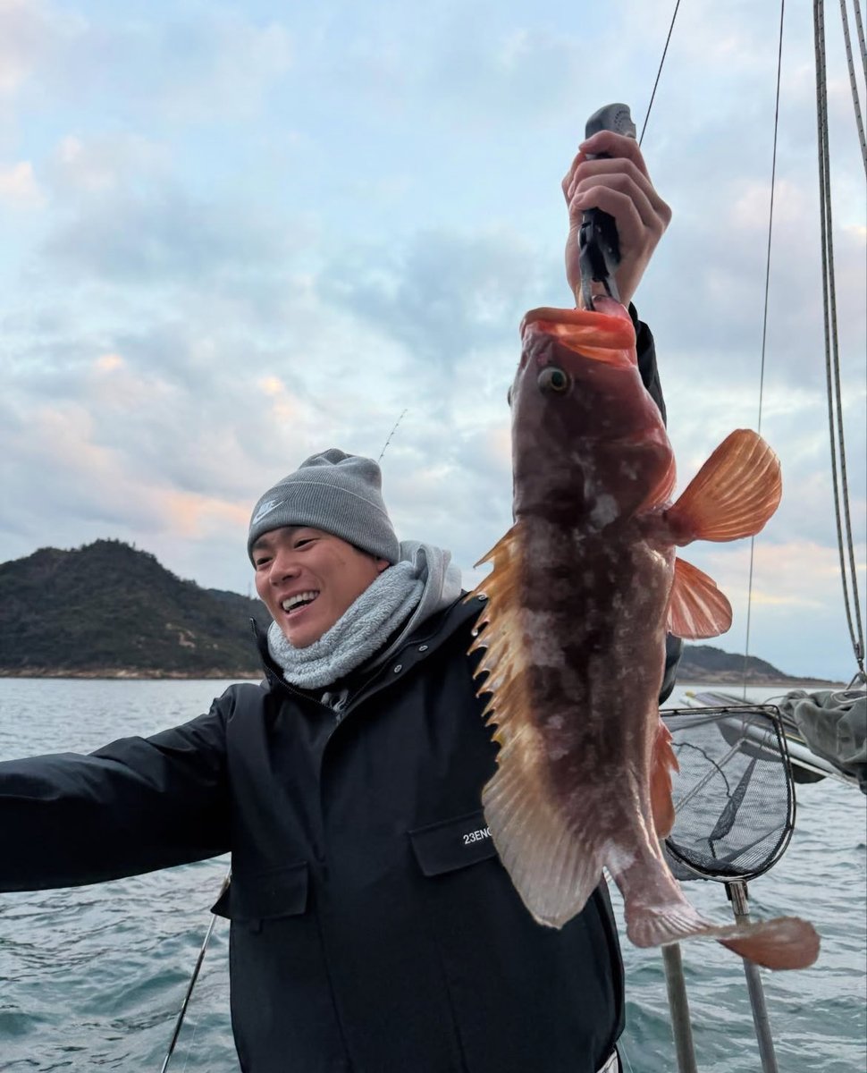 HyeseongKimMuse's tweet image. Yoshinobu Yamamoto went fishing 🎣