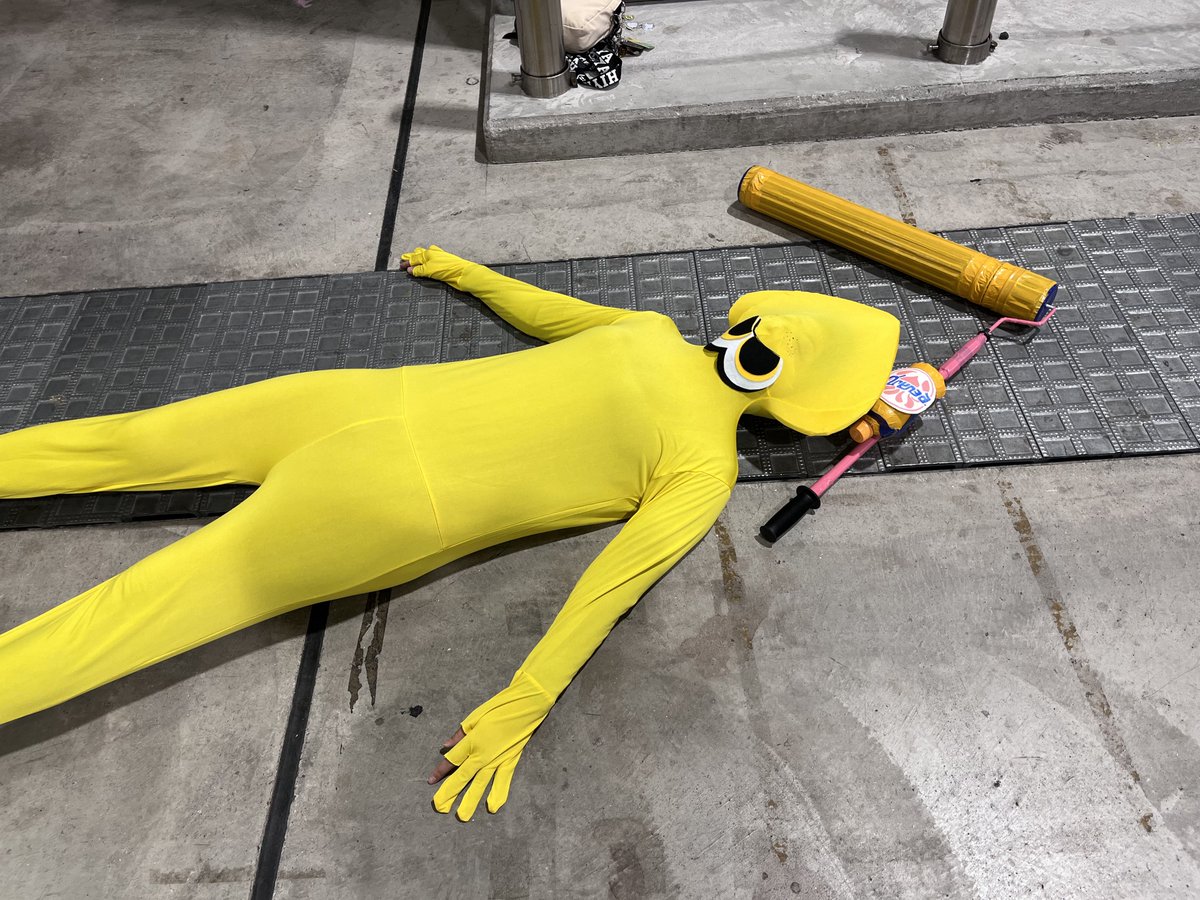 これうちの売り子
蛇澄のコスプレらしい